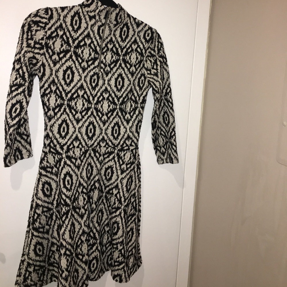 Dress - Picture 4 of 5